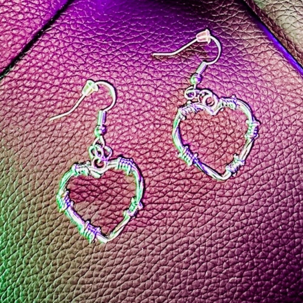 Silver barbed wire heart earrings